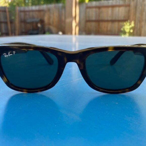 Ray Ban Wayfarer Tortoise sunglasses - Picture 1 of 3